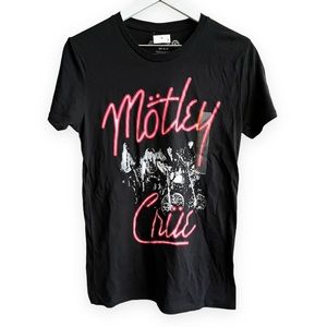 NWT Motley Crue Black Short Sleeve Band Tee